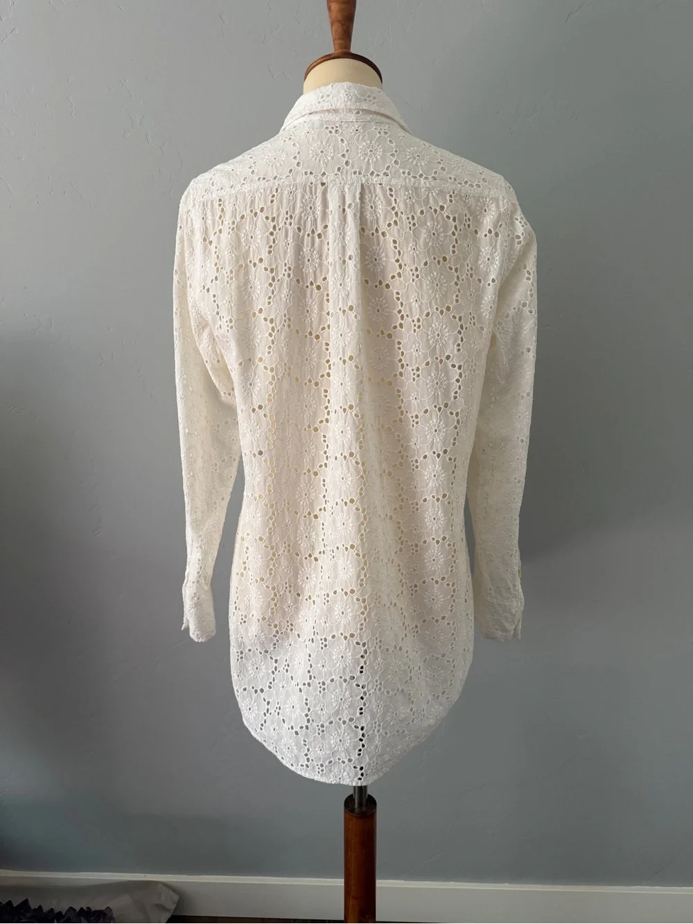 Tory Burch Size M Cotton Eyelet Long Sleeve Button Down Shirt